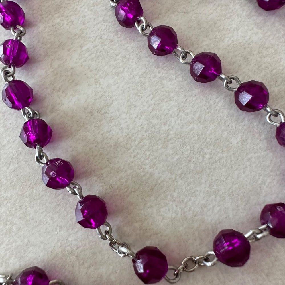 Silver tone purple pink fuchsia magenta beaded Catholic rosary prayer necklace - Picture 5 of 8